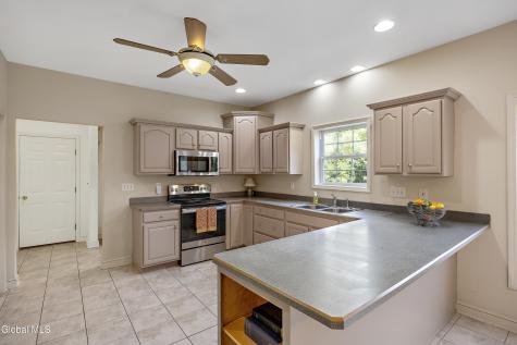 87 Jessica Lane Niskayuna NY 12309