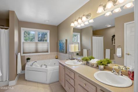 87 Jessica Lane Niskayuna NY 12309