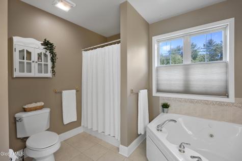 87 Jessica Lane Niskayuna NY 12309