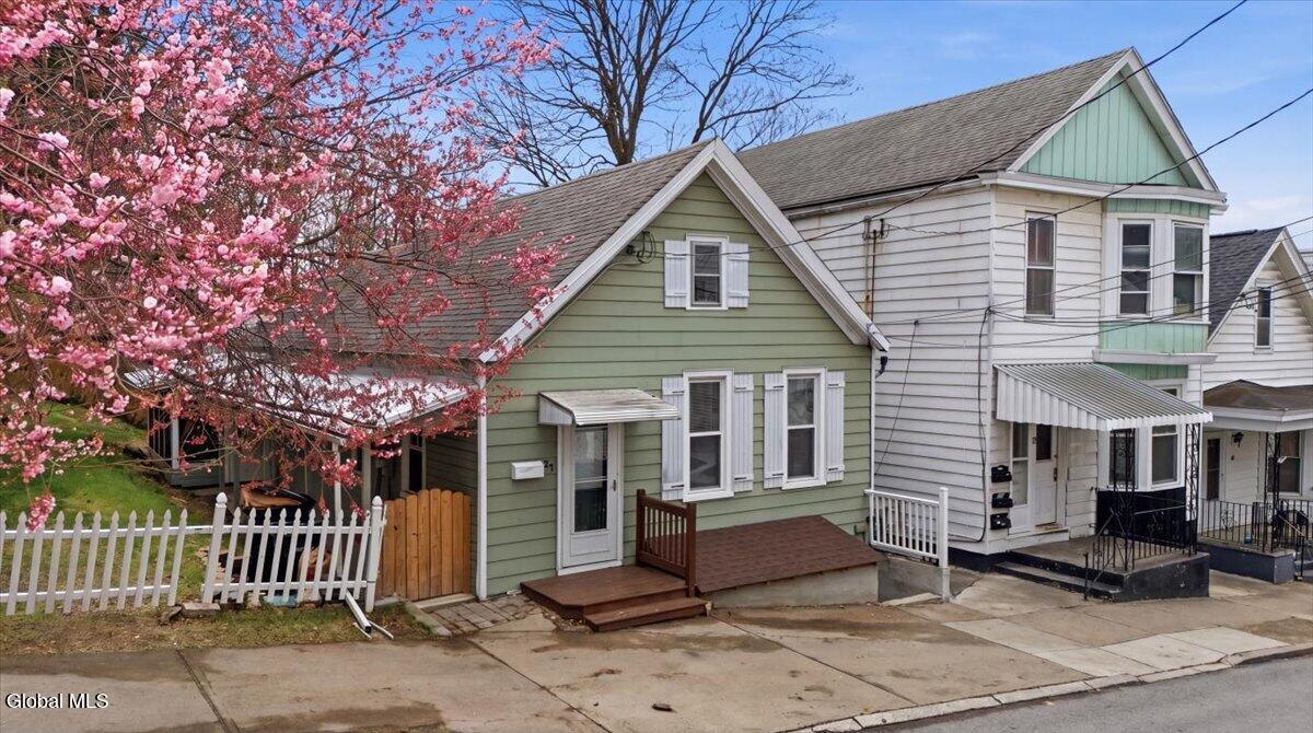 27 Lincoln Avenue Troy NY 12180