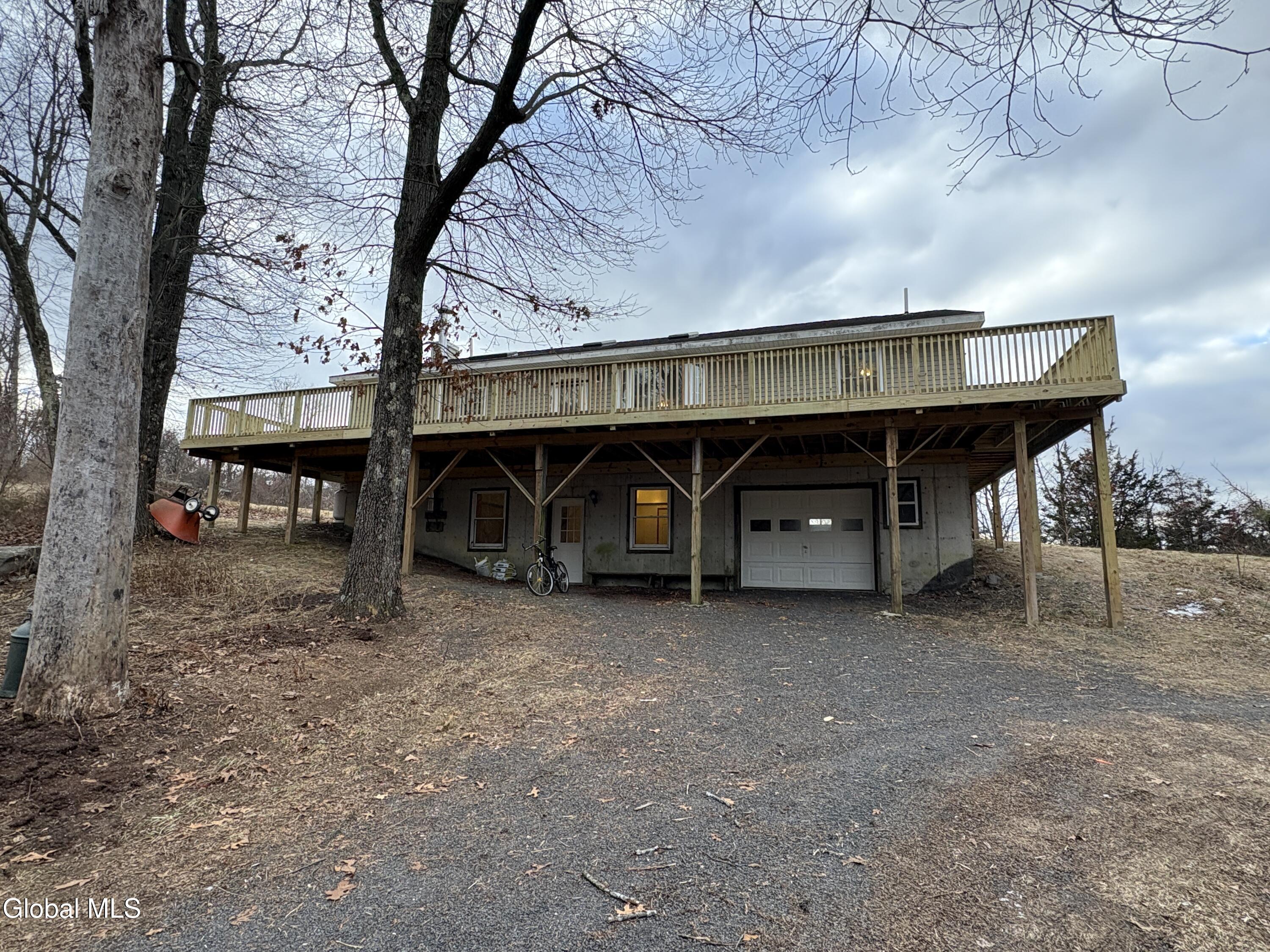 418 High Rock Road New Baltimore NY 12192