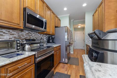 14 Amalia Lane Rensselaer NY 12144