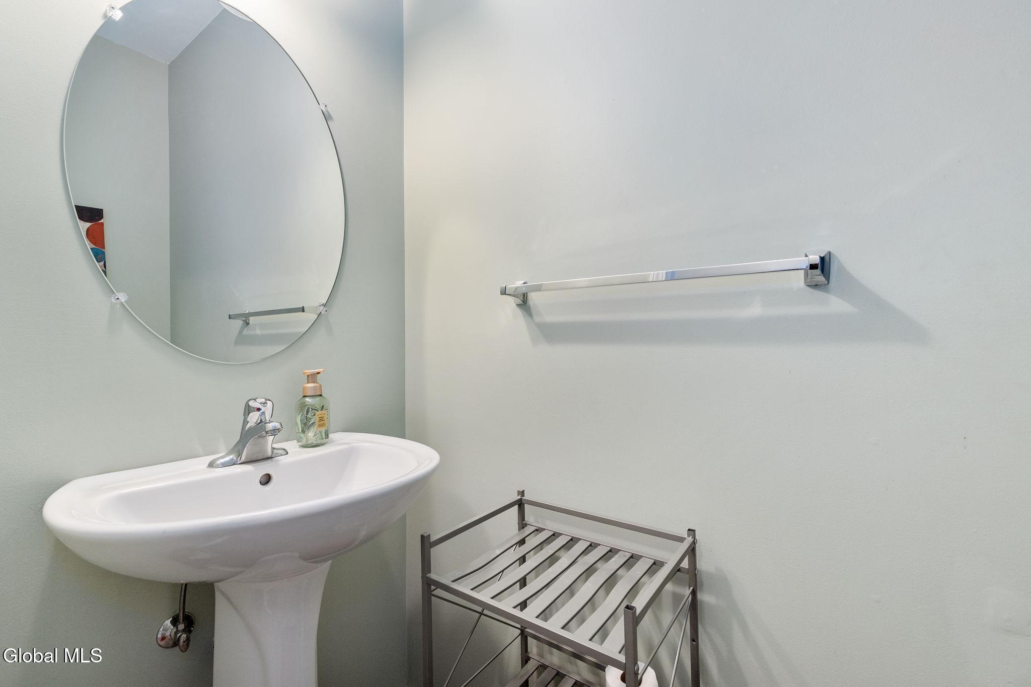 14 Amalia Lane Rensselaer NY 12144