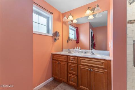 14 Amalia Lane Rensselaer NY 12144