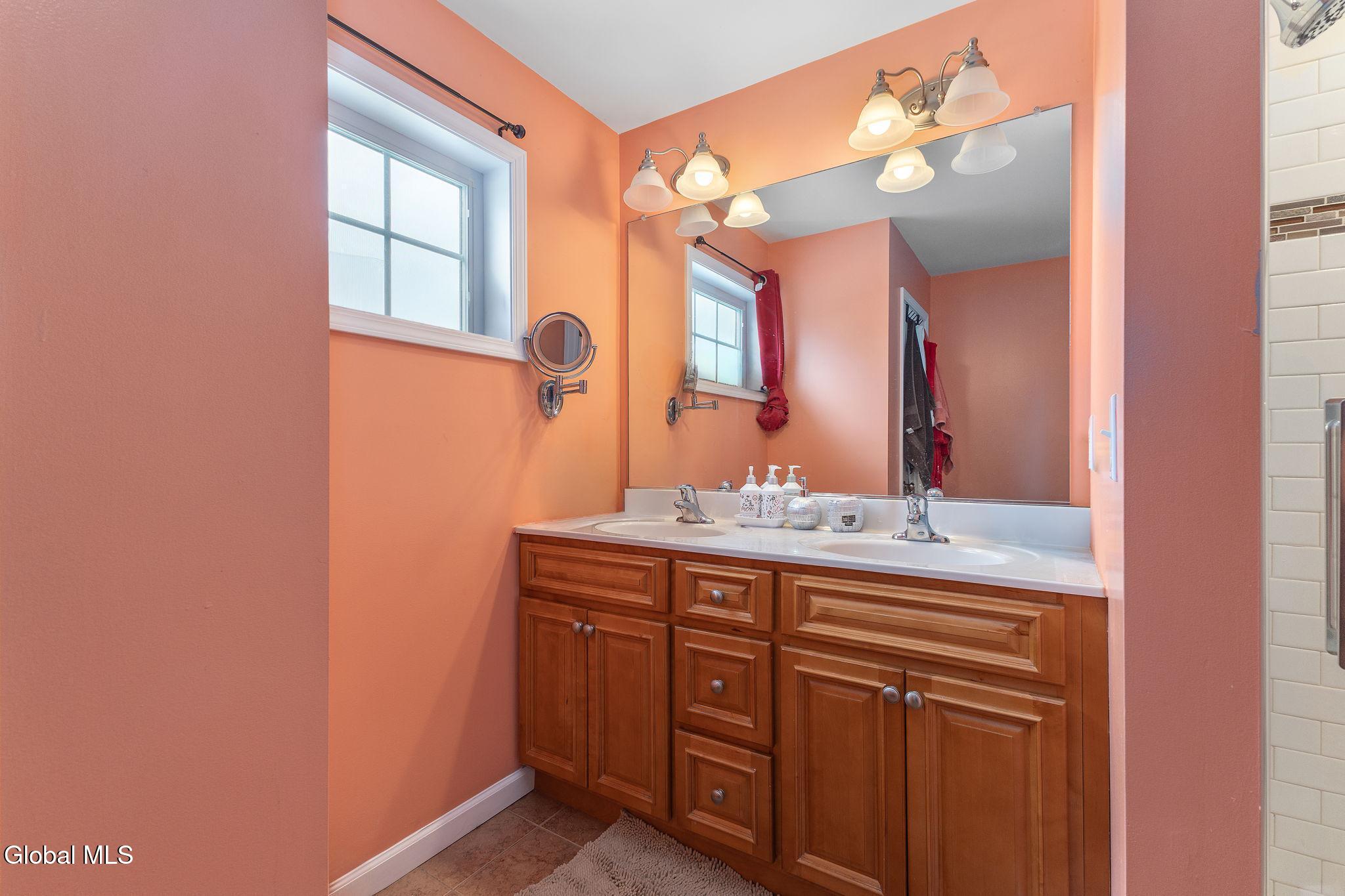 14 Amalia Lane Rensselaer NY 12144