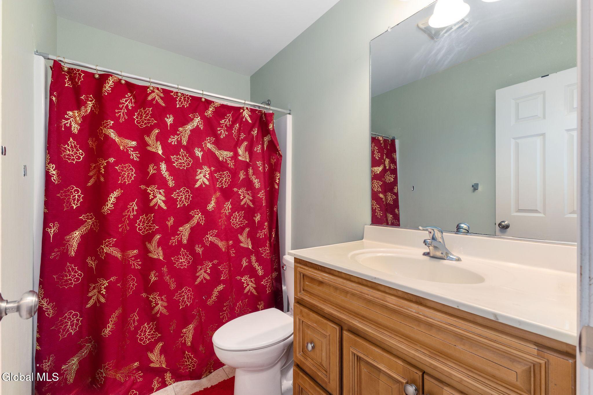 14 Amalia Lane Rensselaer NY 12144