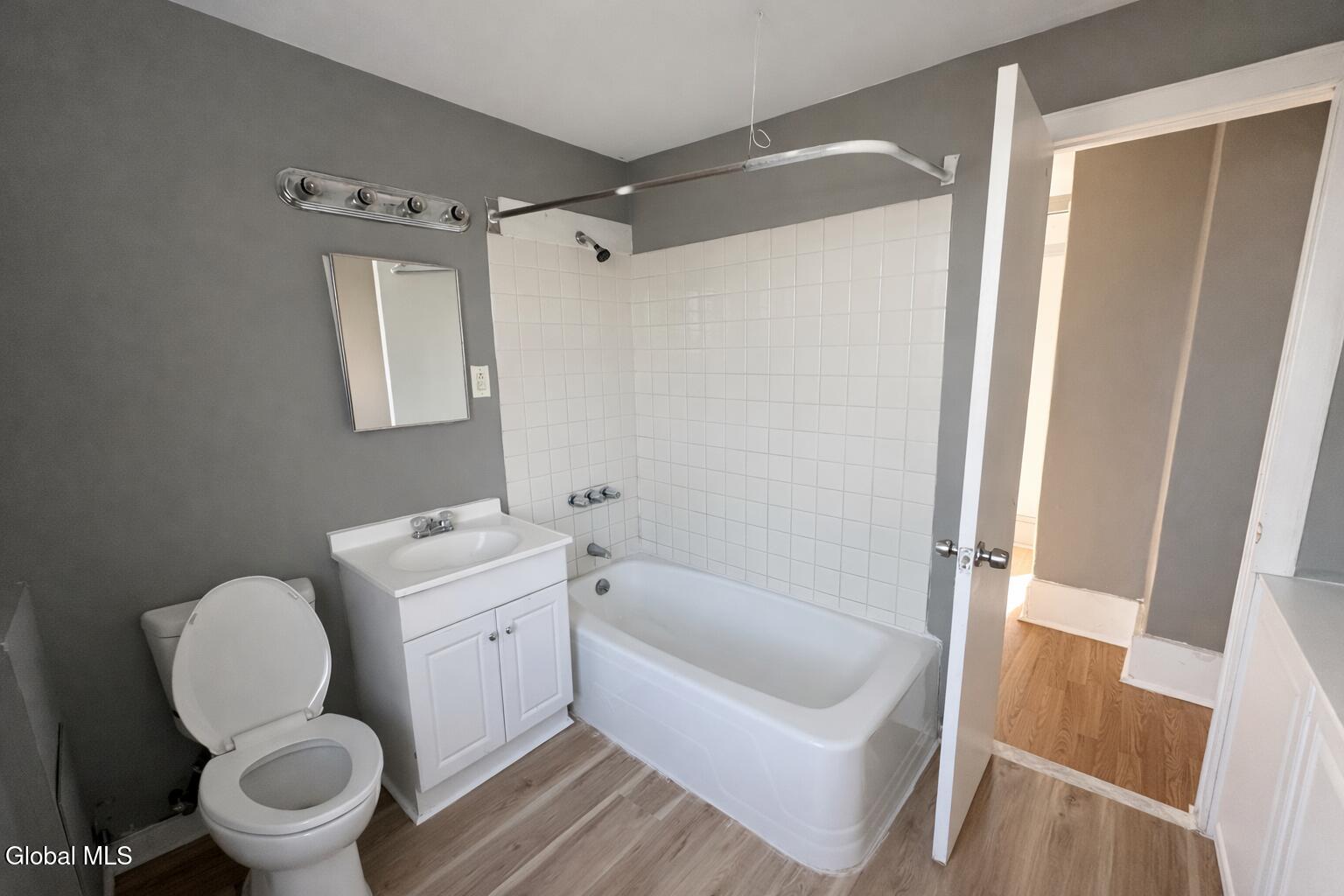 11 Landon Terrace Schenectady NY 12308