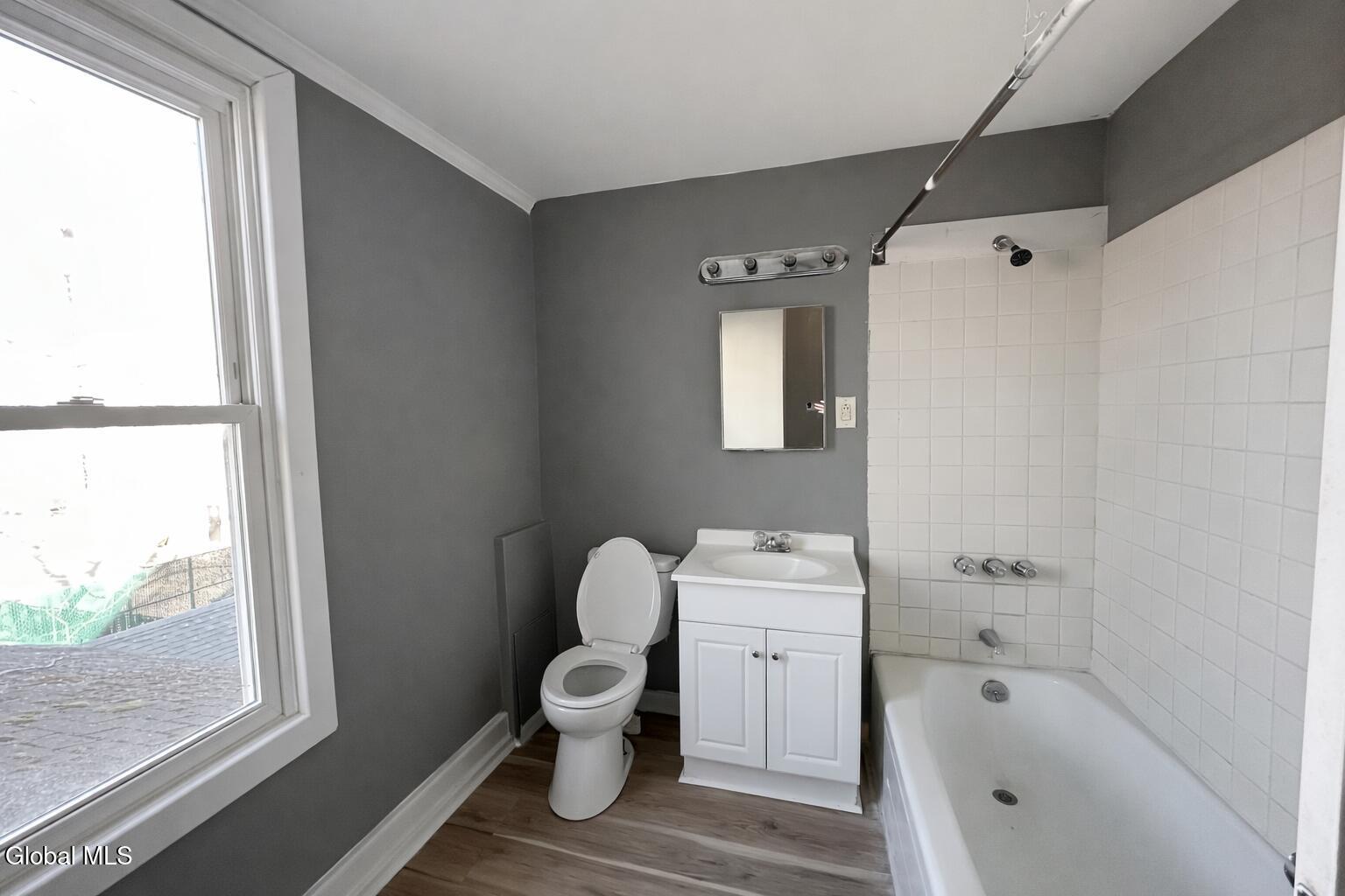 11 Landon Terrace Schenectady NY 12308