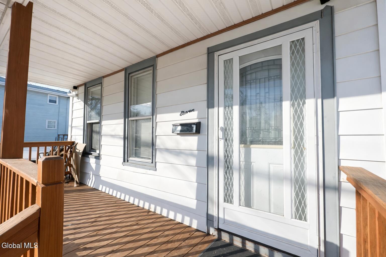 11 Landon Terrace Schenectady NY 12308