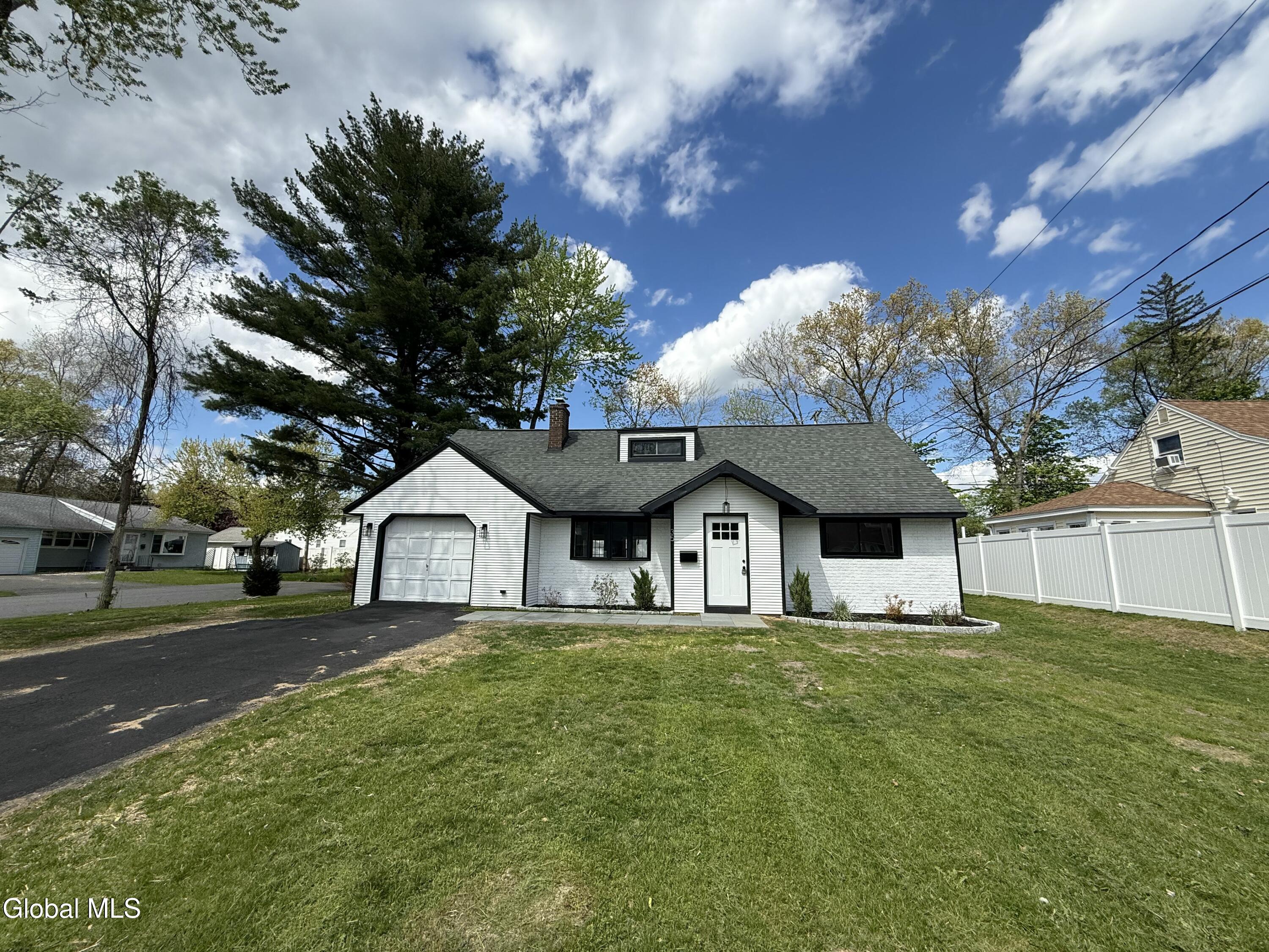 35 Knob Hill Road Albany NY 12211