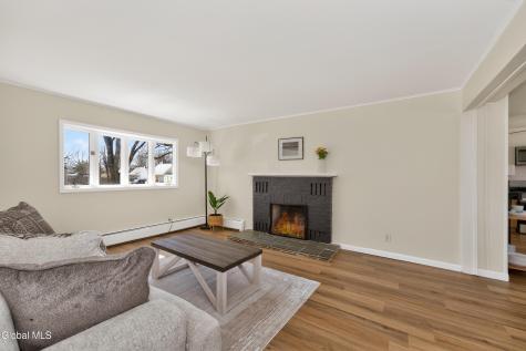 35 Knob Hill Road Albany NY 12211