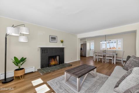 35 Knob Hill Road Albany NY 12211