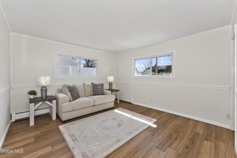 35 Knob Hill Road Albany NY 12211