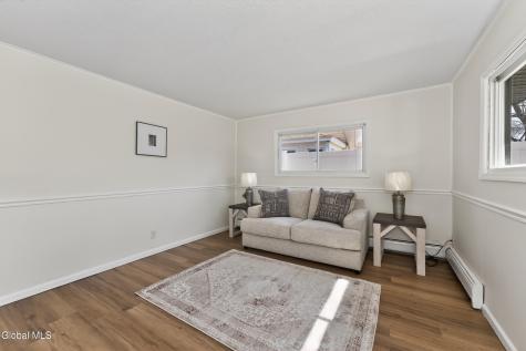 35 Knob Hill Road Albany NY 12211