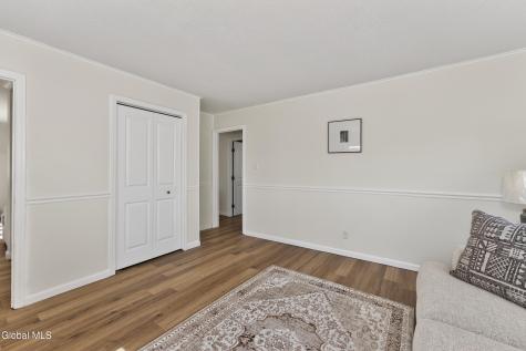 35 Knob Hill Road Albany NY 12211