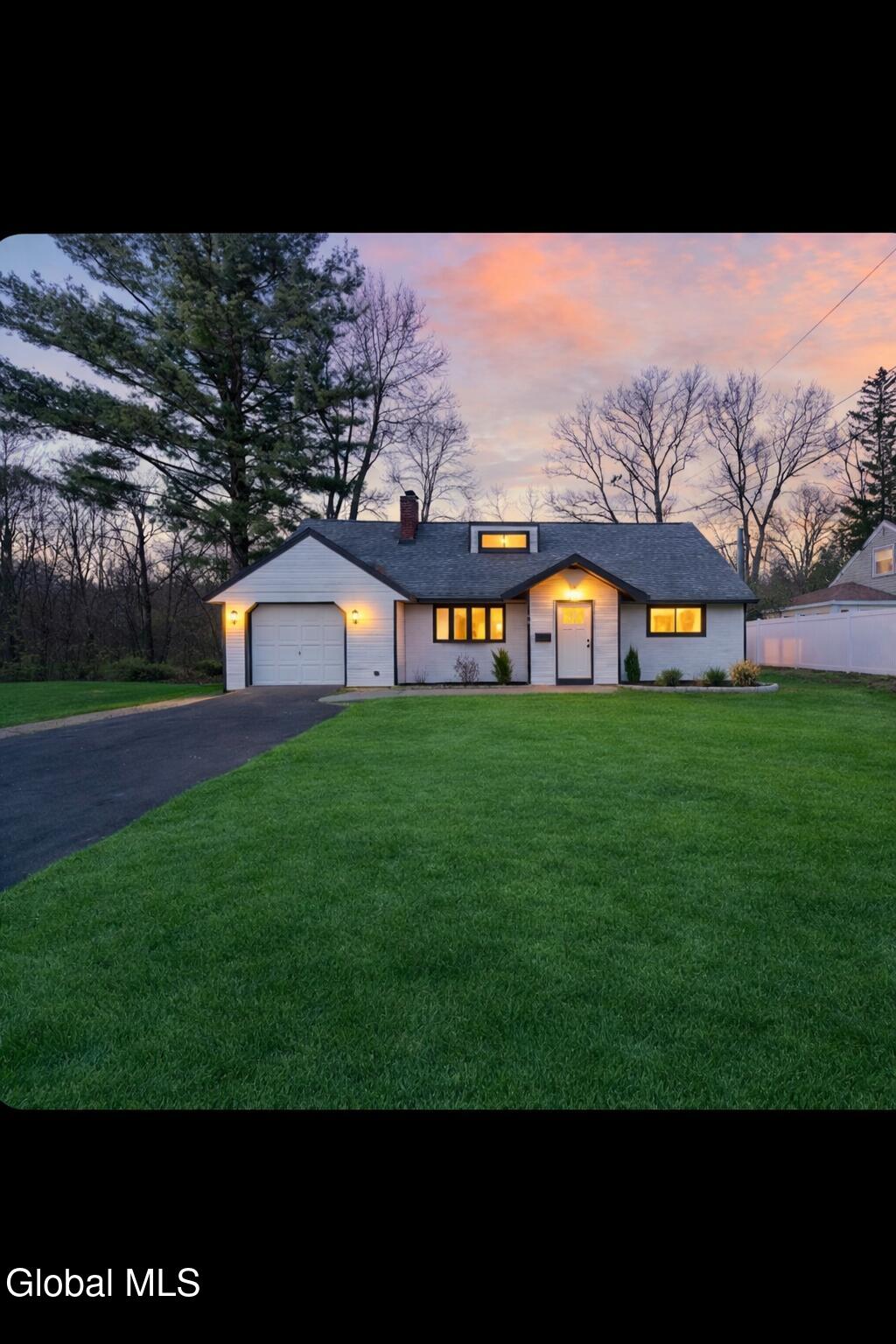 35 Knob Hill Road Albany NY 12211