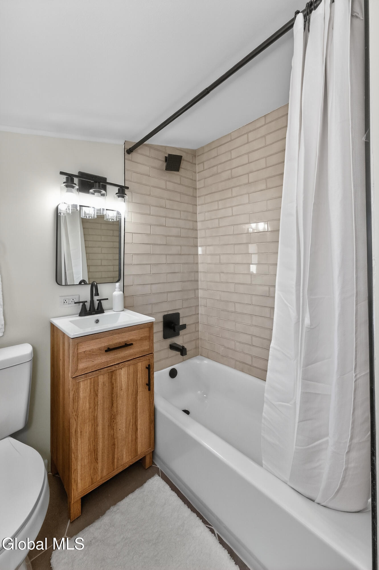 35 Knob Hill Road Albany NY 12211