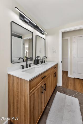 35 Knob Hill Road Albany NY 12211