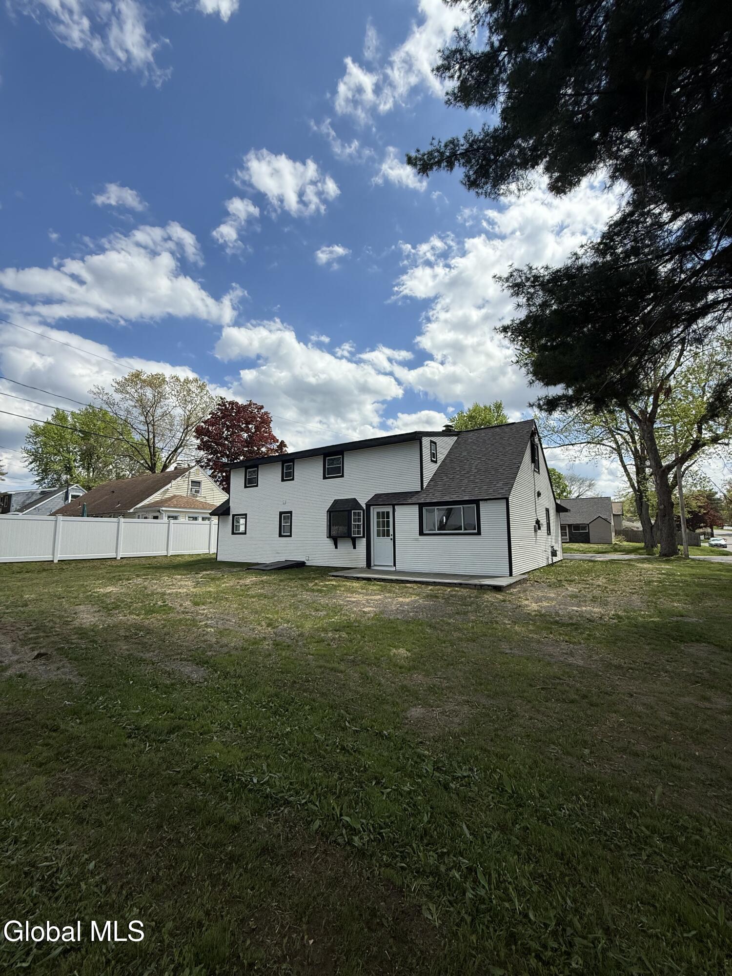 35 Knob Hill Road Albany NY 12211