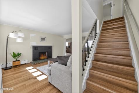 35 Knob Hill Road Albany NY 12211