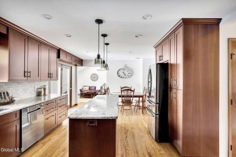 70 Longwood Drive Clifton Park NY 12065