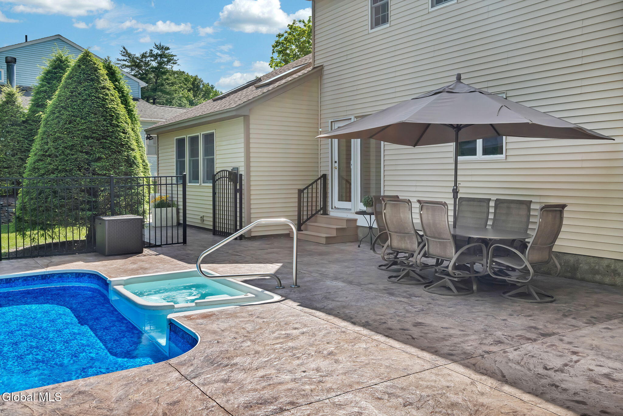 70 Longwood Drive Clifton Park NY 12065