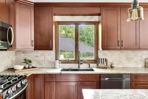 70 Longwood Drive Clifton Park NY 12065