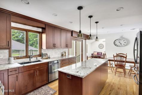 70 Longwood Drive Clifton Park NY 12065