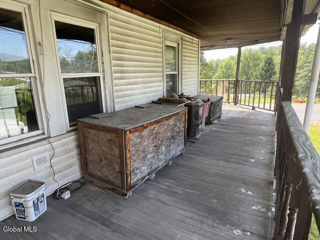 2527 County Road 18 Hampton NY 12837
