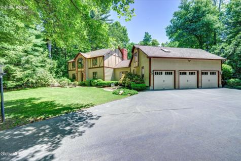 16 Innisbrook Drive Clifton Park NY 12065