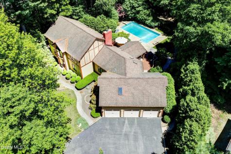 16 Innisbrook Drive Clifton Park NY 12065