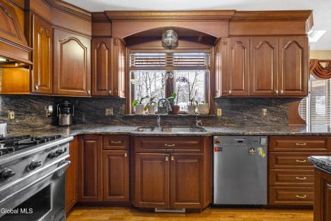 16 Innisbrook Drive Clifton Park NY 12065