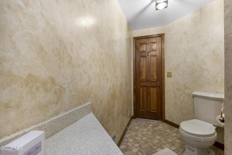 16 Innisbrook Drive Clifton Park NY 12065