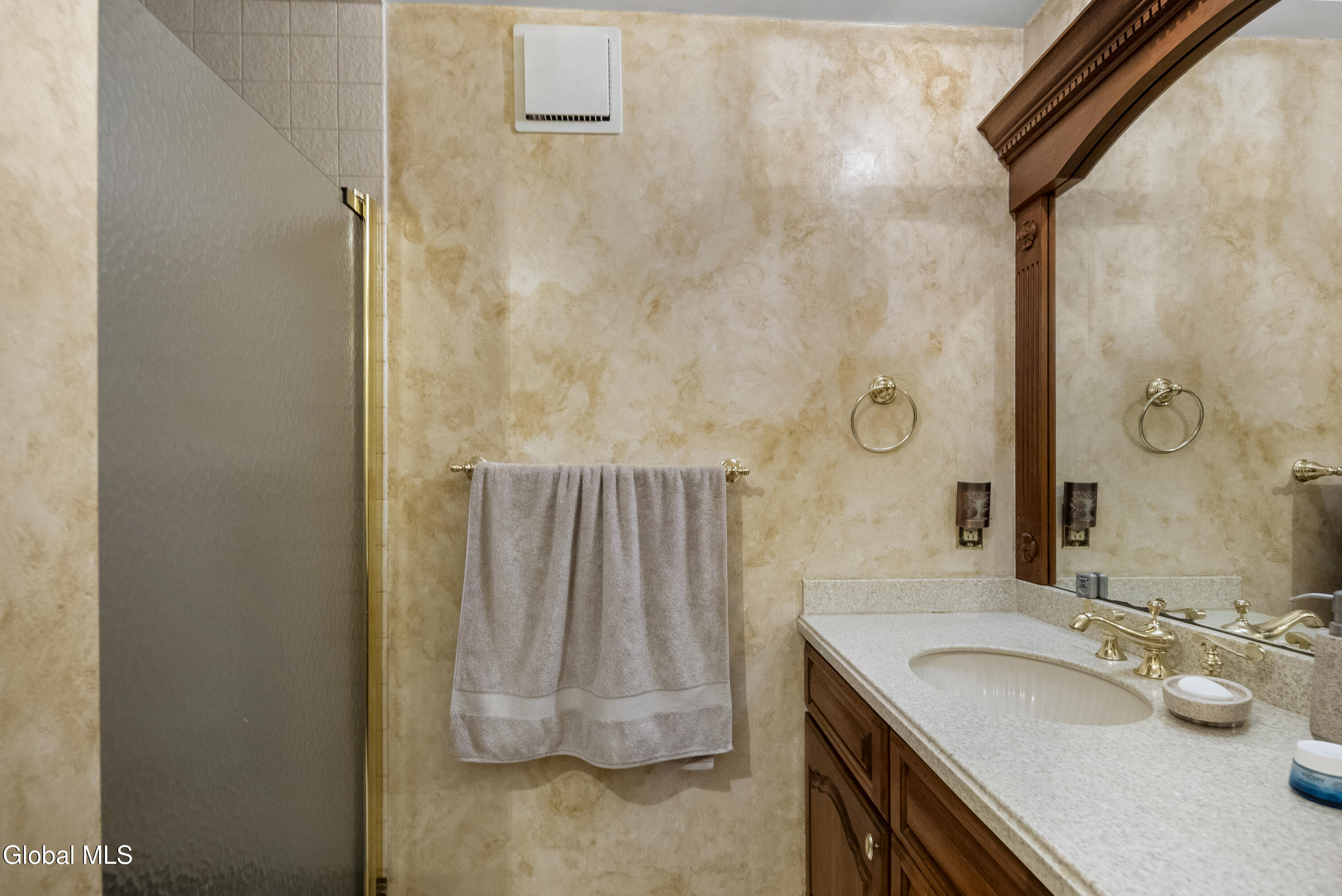 16 Innisbrook Drive Clifton Park NY 12065
