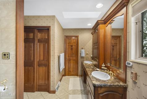 16 Innisbrook Drive Clifton Park NY 12065