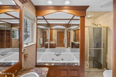 16 Innisbrook Drive Clifton Park NY 12065