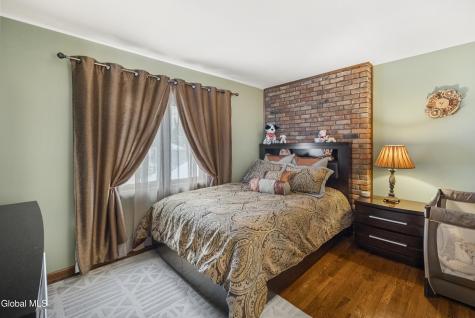 16 Innisbrook Drive Clifton Park NY 12065