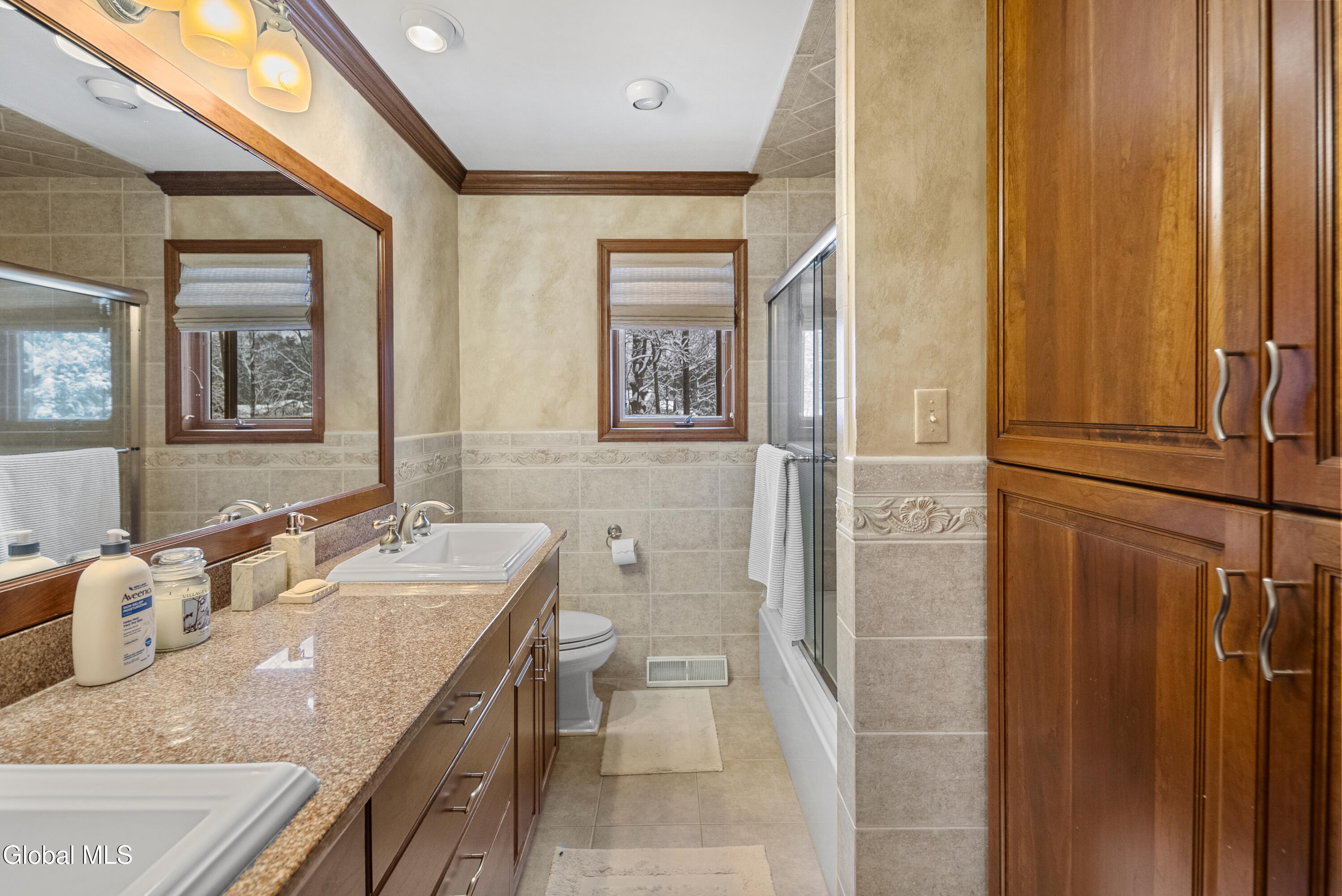 16 Innisbrook Drive Clifton Park NY 12065