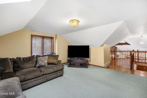 16 Innisbrook Drive Clifton Park NY 12065
