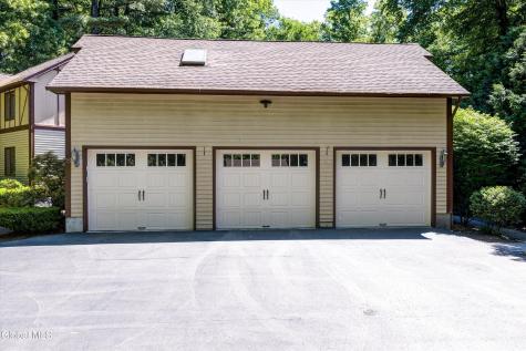 16 Innisbrook Drive Clifton Park NY 12065