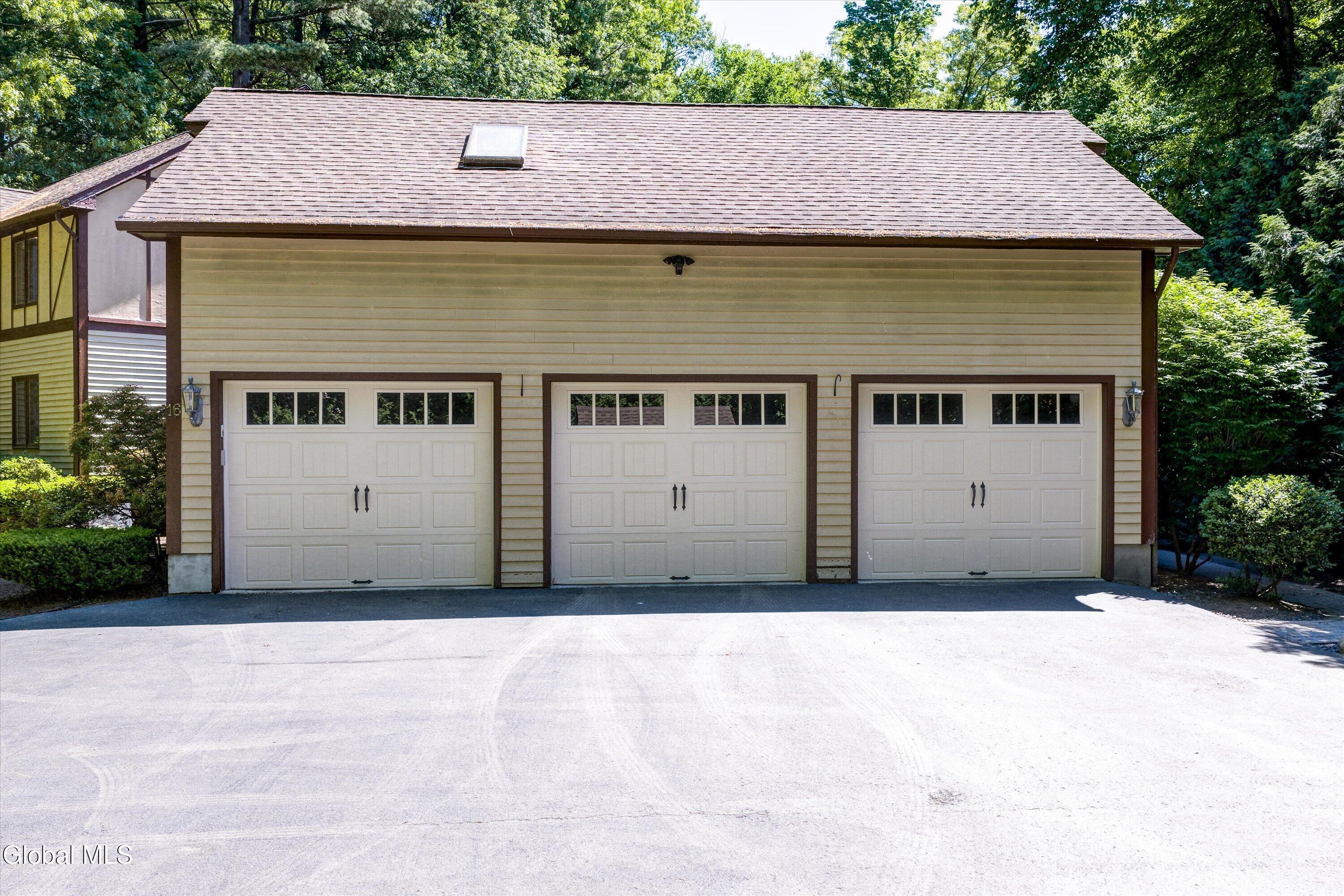 16 Innisbrook Drive Clifton Park NY 12065