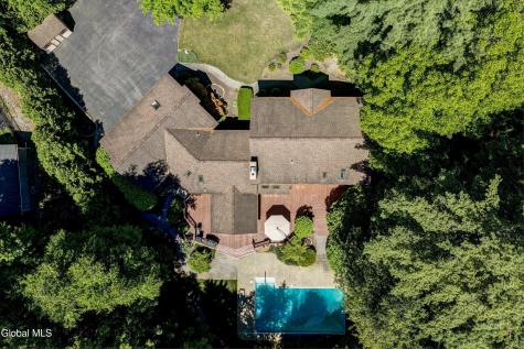 16 Innisbrook Drive Clifton Park NY 12065