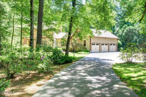 16 Innisbrook Drive Clifton Park NY 12065