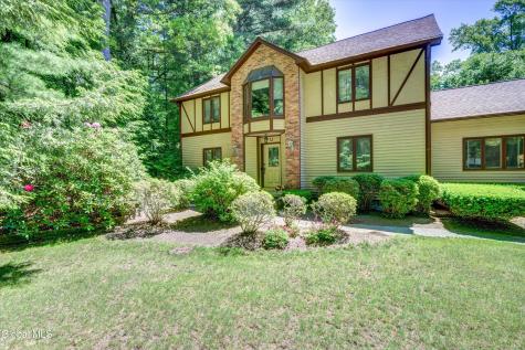 16 Innisbrook Drive Clifton Park NY 12065