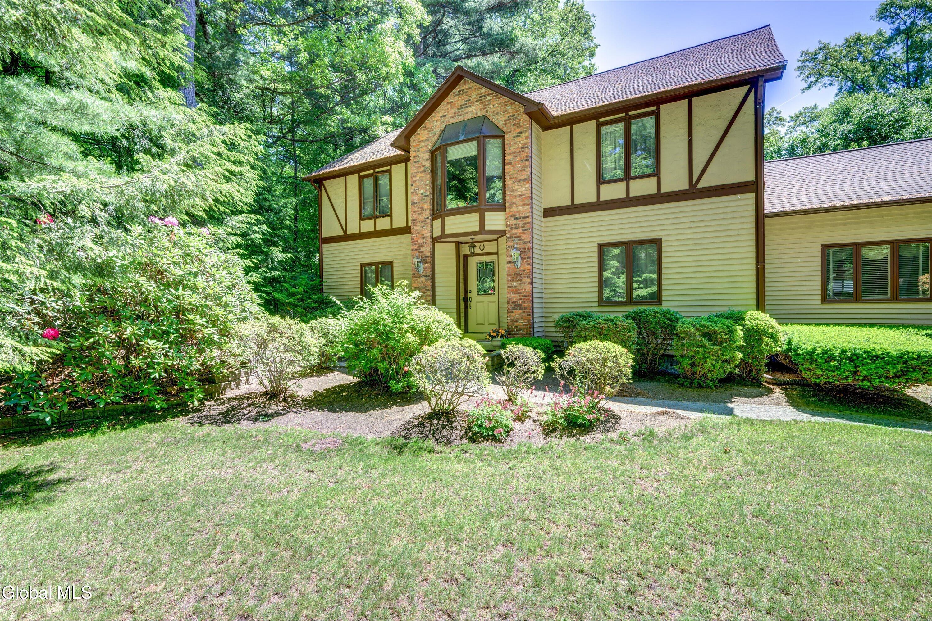 16 Innisbrook Drive Clifton Park NY 12065