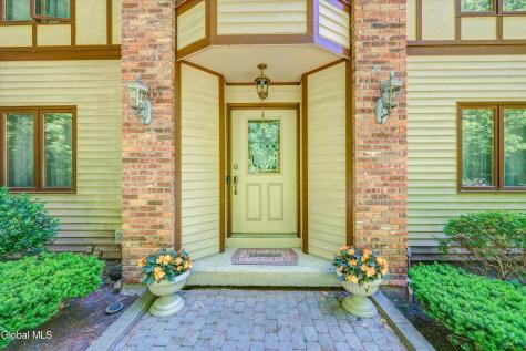 16 Innisbrook Drive Clifton Park NY 12065