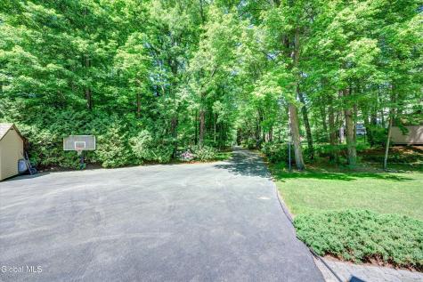 16 Innisbrook Drive Clifton Park NY 12065