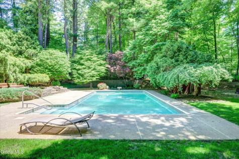 16 Innisbrook Drive Clifton Park NY 12065