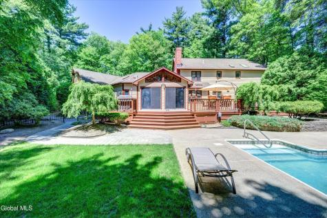 16 Innisbrook Drive Clifton Park NY 12065
