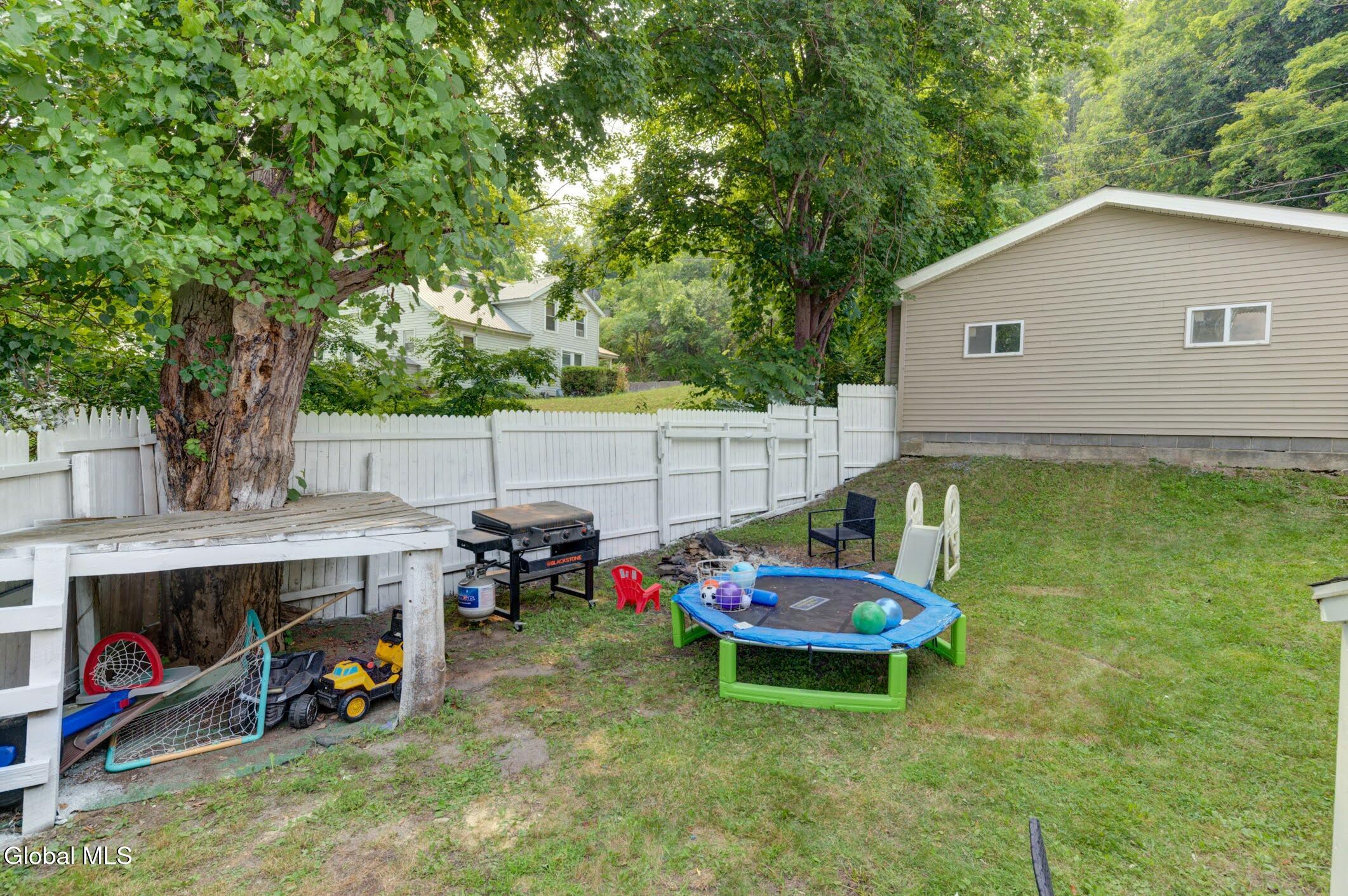 2061 Burtonville Road Esperance NY 12066